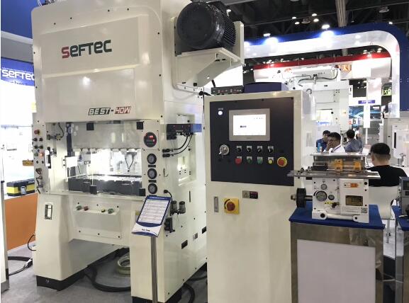 送料機(jī)的旋轉(zhuǎn)和送料模塊應(yīng)該怎么使用？